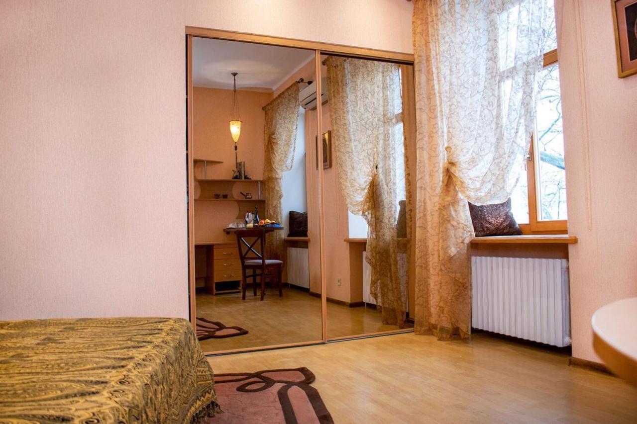 Mini-Hotel In The Very Heart Of Odessa Екстер'єр фото