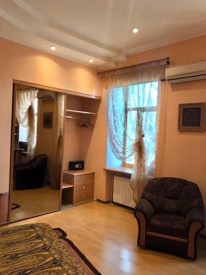 Mini-Hotel In The Very Heart Of Odessa Екстер'єр фото